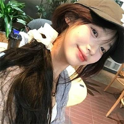 两个爱人和一只熊